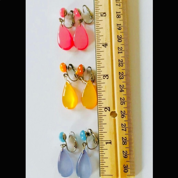 Vintage lucite MoonGlow tear drop clip earrings 60s - Picture 5 of 6